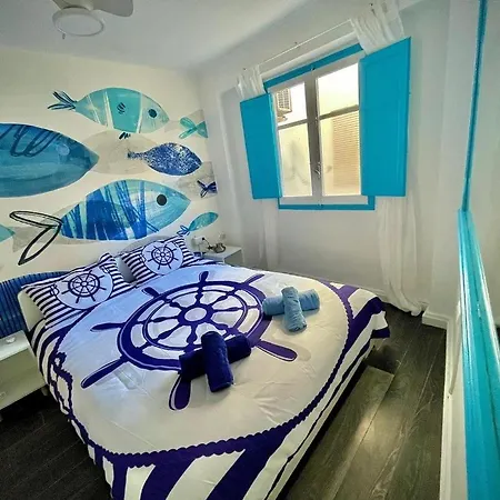 Sailor Nel Cabanyal * Валенсия